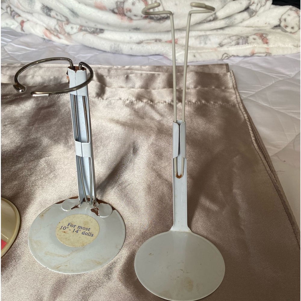 Set of 3 Barbie doll stands - Picture 5 of 5